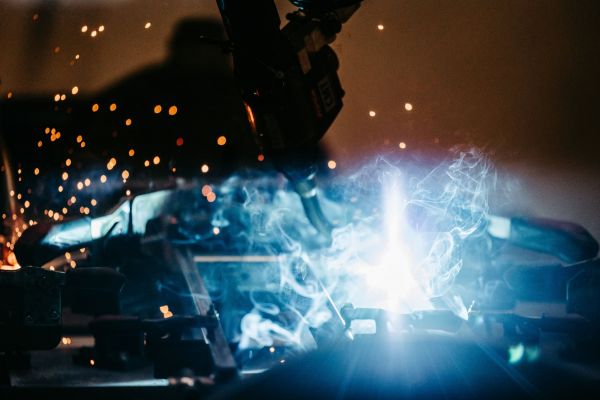 Business Fotografie - Andreas Heu Media - Fotoreportage für Firmen - Metallbau, Roboterschweißen