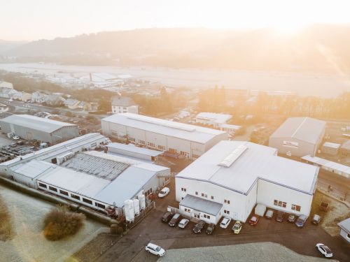 Business Fotografie - Andreas Heu Media - Fotoreportage für Firmen - Metallverarbeitung Luftaufnahme